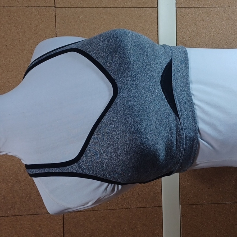 Old Navy Sports bras size 30 B adjustable back straps